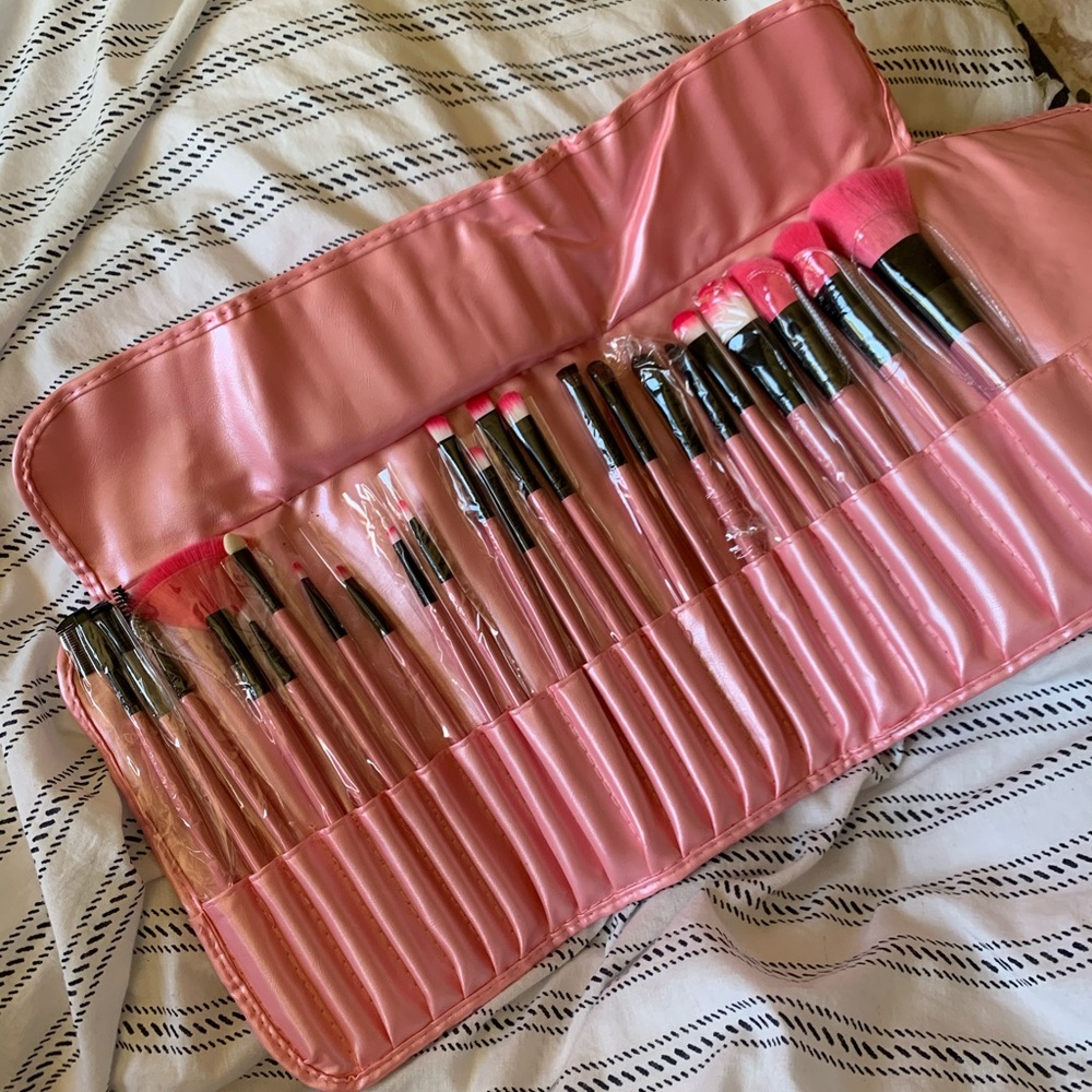 Large brush set for full face make up